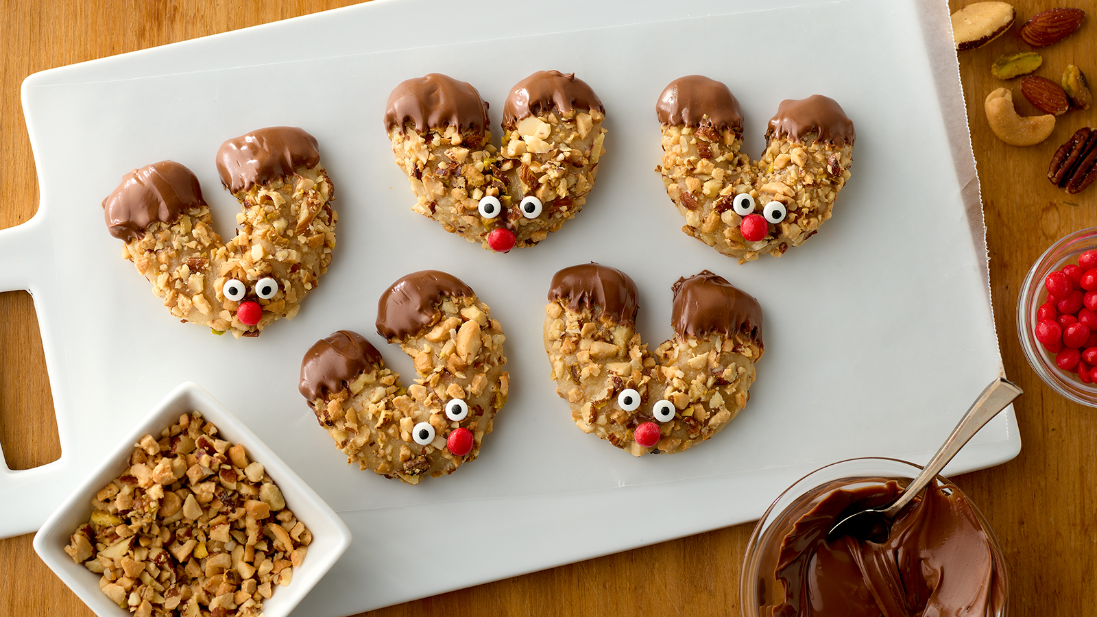 DIPPED MIXED NUT COOKIE REINDEER