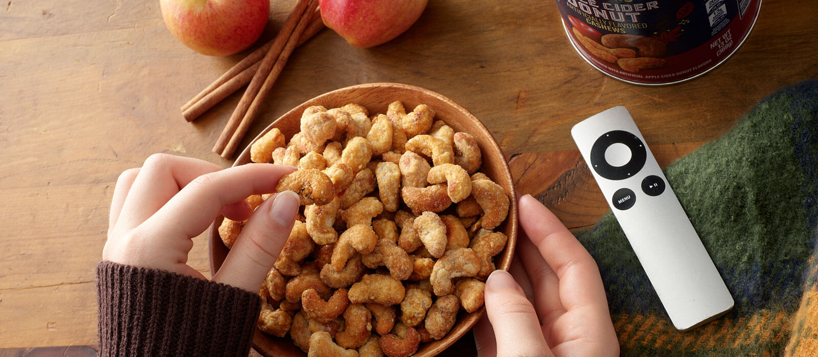 planters apple cider donut cashews